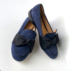 Ladies Antonio Melani, Navy suede, size 7.5, with black bow.
